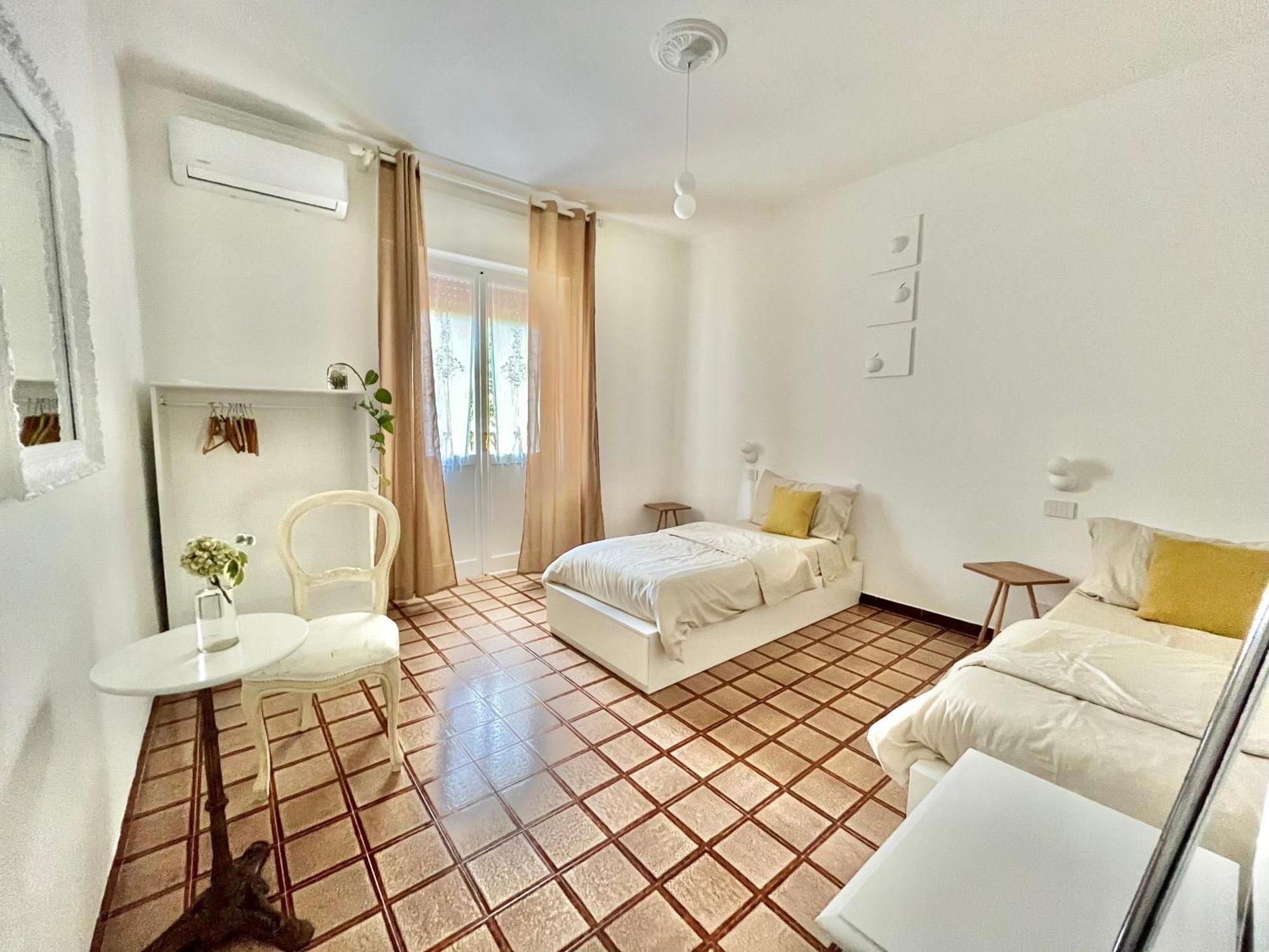 Tap Apartments - In Independent House With Private Garden Alghero Buitenkant foto